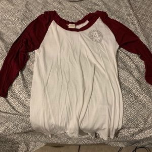 3/4 length sleeved tee shirt